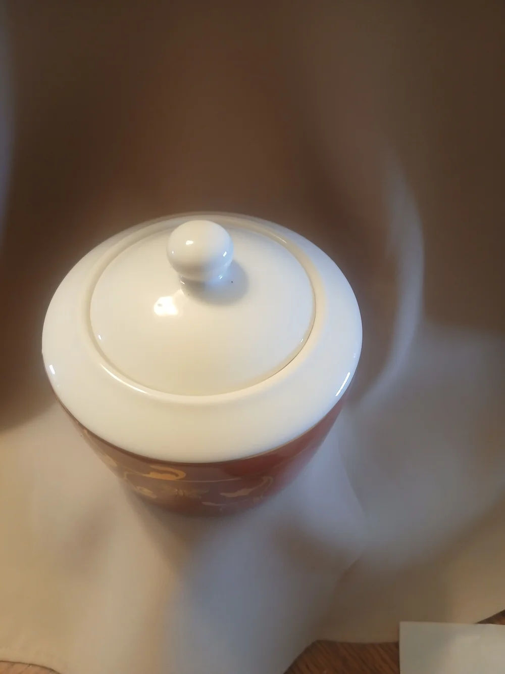 American Atelier Renaissance 5427 Porcelain Lidded Sugar Bowl Red with Gold.